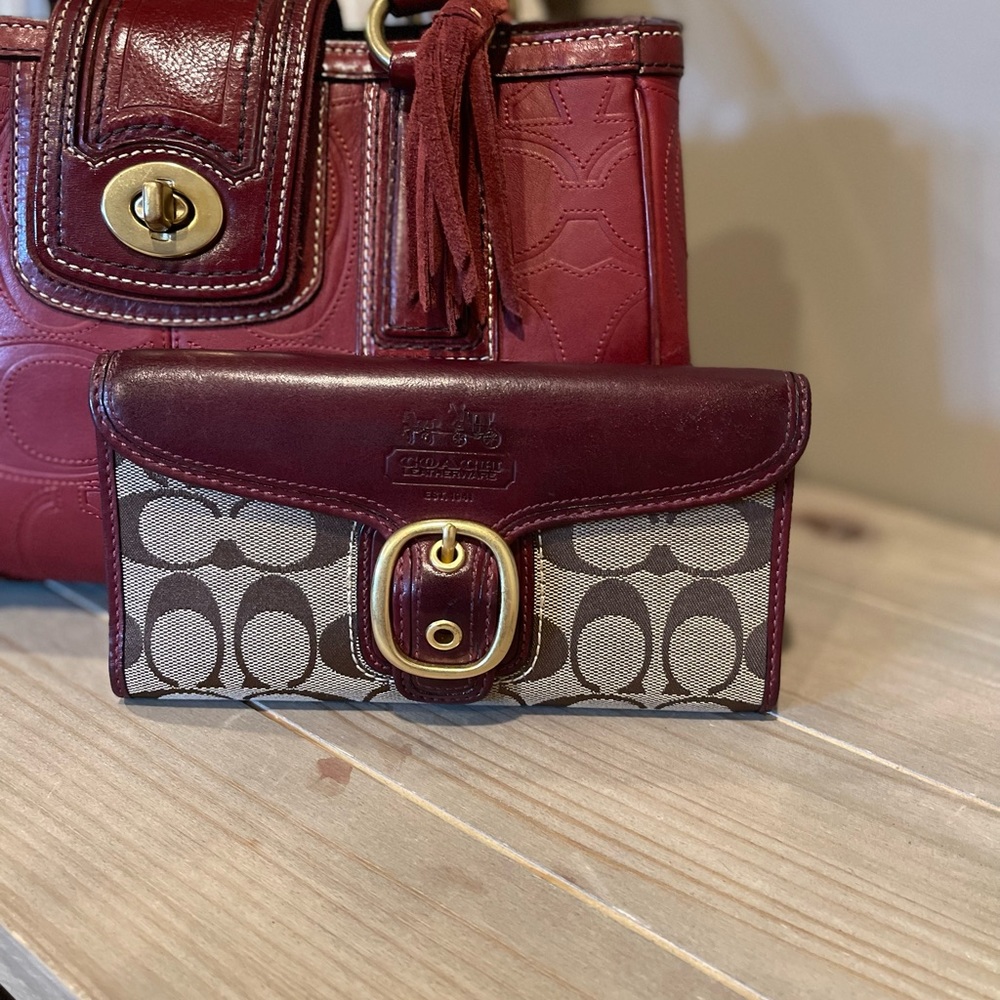 Coach Vintage Hampton Signature CBurgundy/Red Embossed Leather Satchel